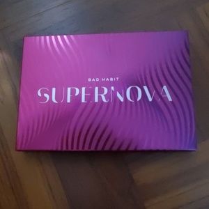 Bad habit Super Nova eyeshadow Pallet